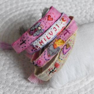 Novinky ❤️ Objednávejte nejpozději do 15.12., aby šperky došly pod stromeček🎄Ale čím dříve, tím lépe 😊 Šperky jsou dárkově...